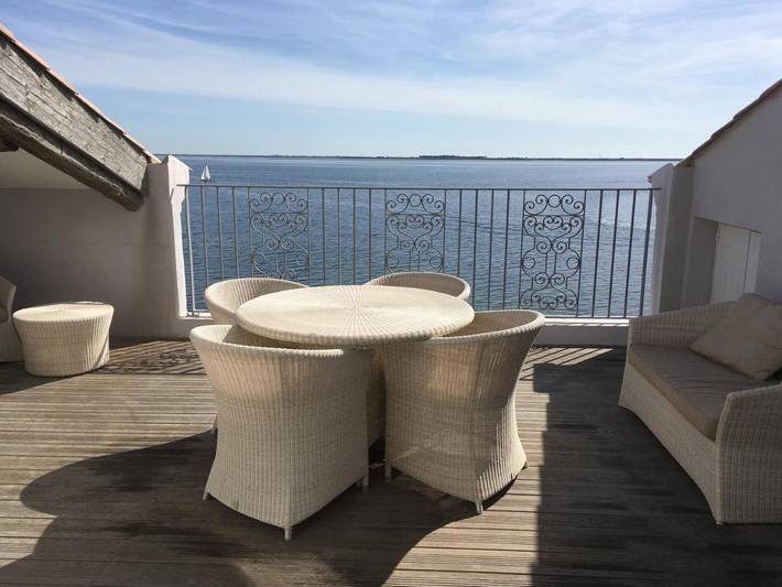 Gîte pour 4 personnes, avec Terrasse ainsi que Vue et Vue sur le lac dans Port De Marseillan