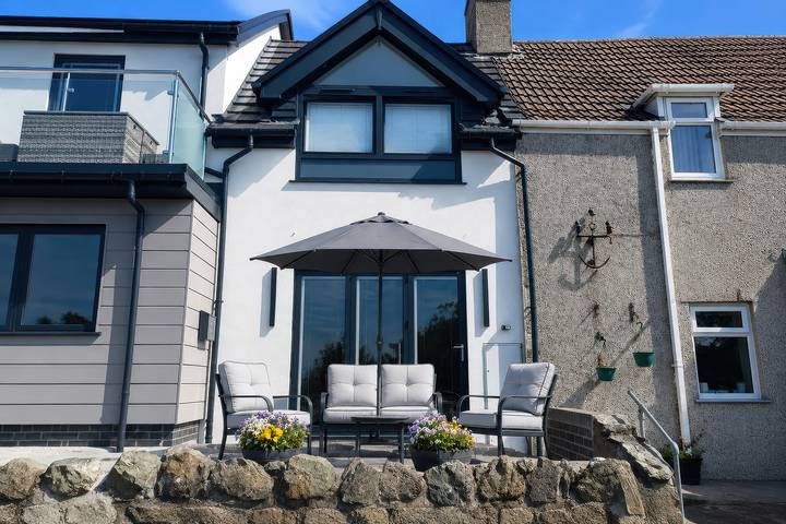 2 Harbour Lights in Cemaes, Anglesey