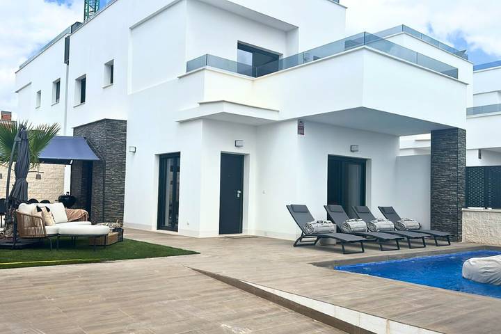 Casa rural para 6 personas, con piscina y jardín, Familias con niños en Orihuela - 2