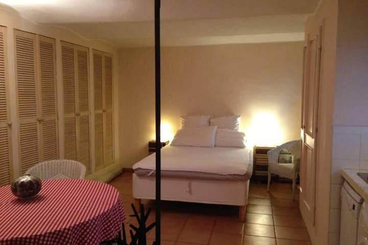 Ferienwohnung für 2 Personen, mit Terrasse und Whirlpool sowie Sauna in Turin - 2