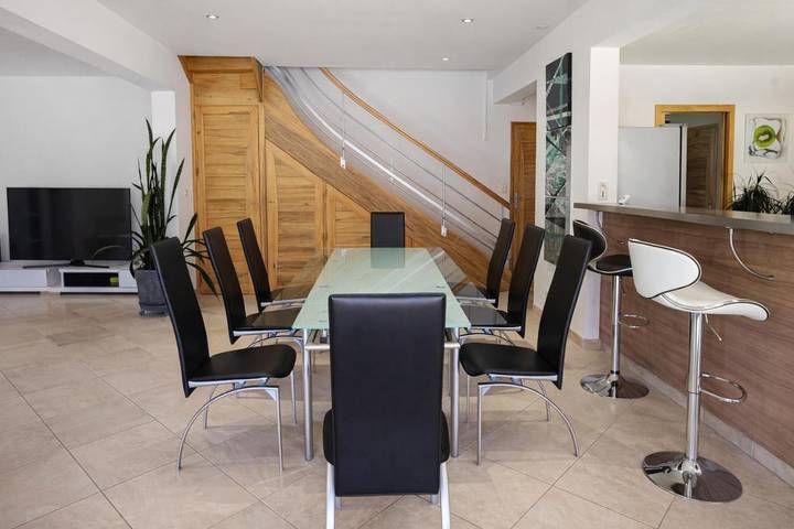Location de vacances pour 8 personnes, avec jardin ainsi que jacuzzi et piscine à Veynes - 3