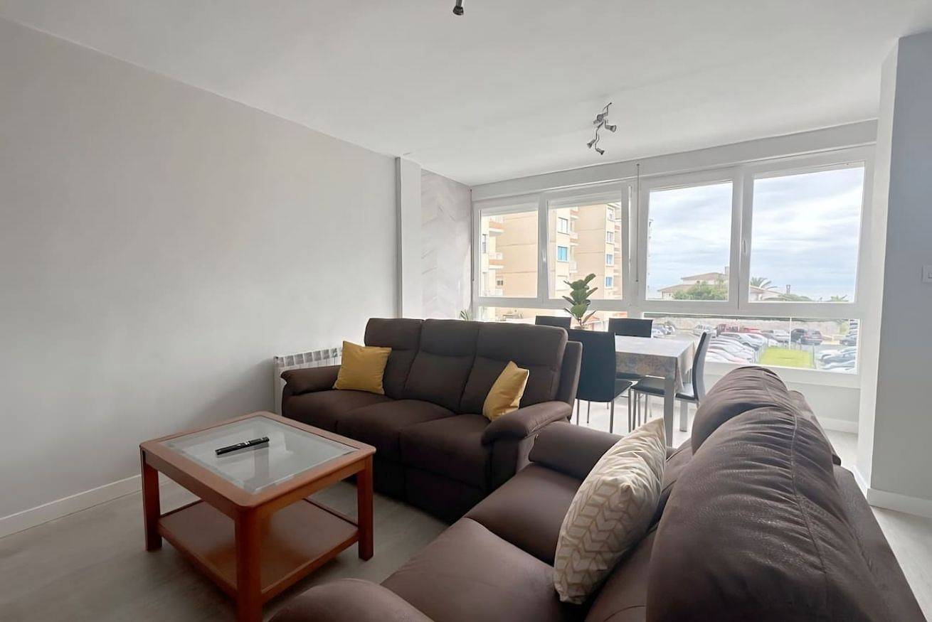 Apartamento entero, Chic Apartamento con Vista al Agua y Servicios Completos in Castro Urdiales, Costa de Cantabria