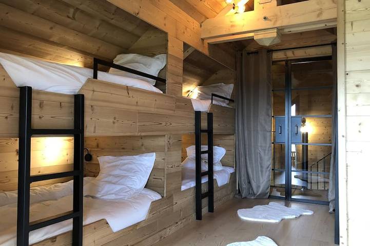 Gîte pour 12 personnes, avec balcon et jardin ainsi que jacuzzi et sauna dans Lac Pavin - 3