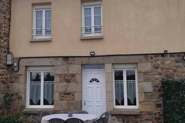 Gîte pour 6 personnes, avec jardin ainsi que jacuzzi et terrasse à Guitté