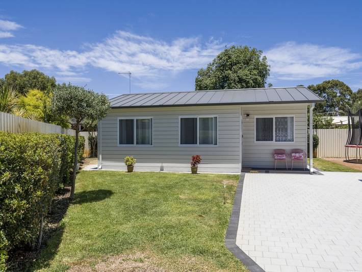 Ganze Wohnung, Helles und geräumiges 2-Bett-Familienhaus in Thornlie in Perth, Western Australia