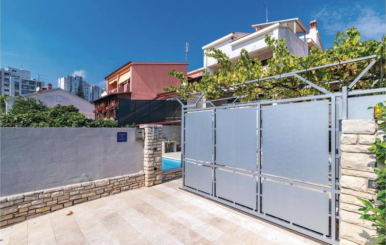 Ferienhaus für 18 Personen, mit Sauna und Terrasse in Pula - 2