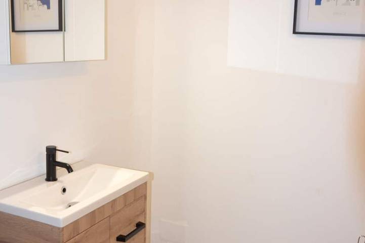 Ganze Wohnung, Studio "Am Wasser" für 3 Personen, am Rande eines authentischen Dorfes in Chambon-sur-Voueize, Aubusson und Umgebung