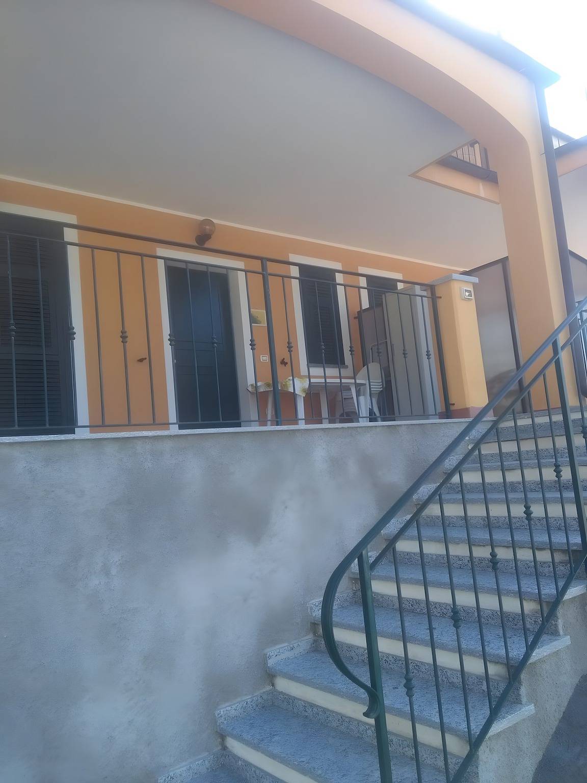 Ganze Wohnung, Apartment „Ginepro“ mit Bergblick, Wlan und Klimaanlage in Ceriale, Riviera di Ponente