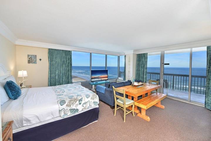 Holiday rental for 2 people, with hot tub and balcony as well as pool in Daytona Beach