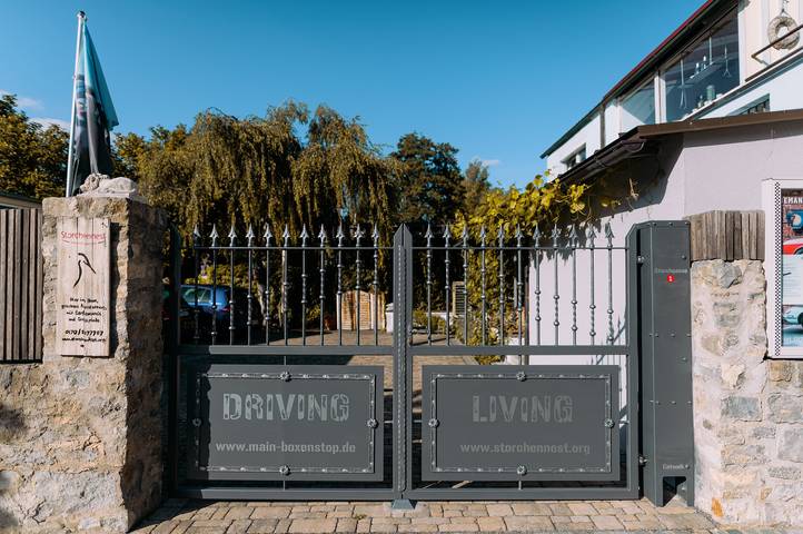 Ferienwohnung für 4 Personen, mit Balkon/Terrasse und Balkon sowie Terrasse und Garten in Fränkisches Weinland - 2