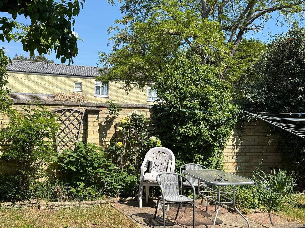 Estudio entero, Studio - Parking - Garden - Wifi - Sleeps 2 in King's Hedges Ward, Cambridge