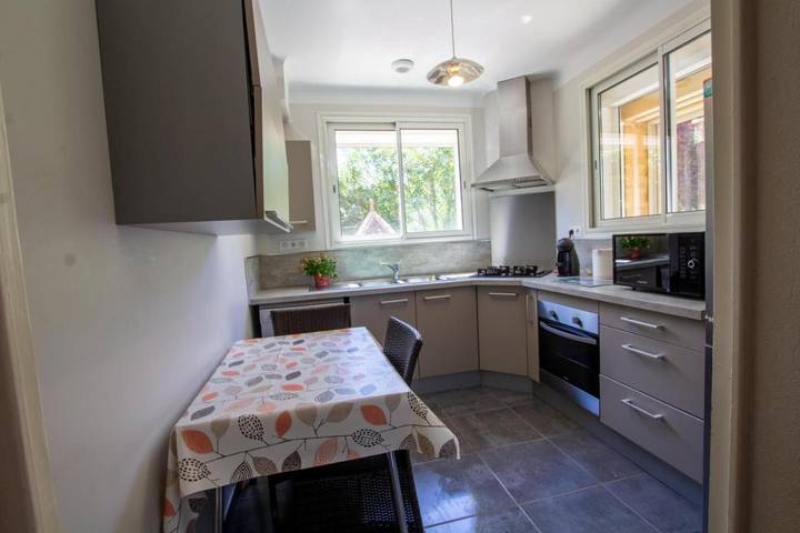 Location de vacances pour 5 personnes, avec Jacuzzi et Terrasse ainsi que Jardin et Piscine à Limeuil - 4