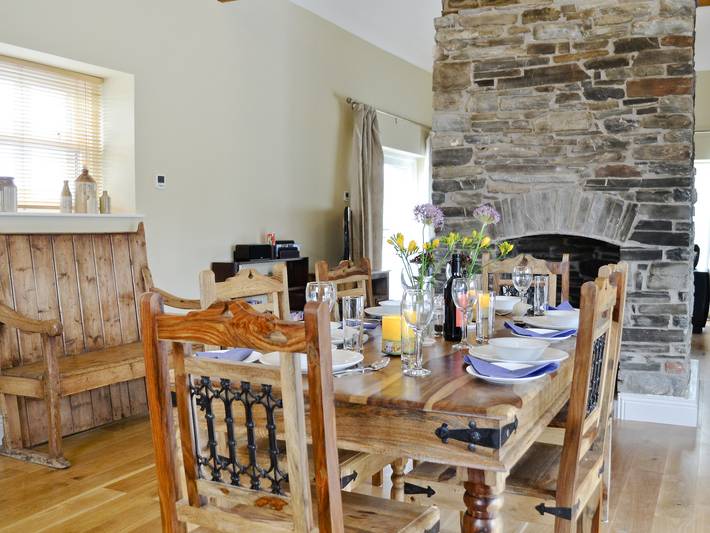 Coal House - W43267 in Carmarthenshire