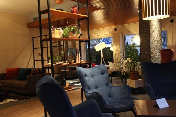 Hotel, mit Terrasse