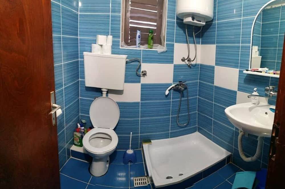 Das Cosy Apartment bietet kostenfreies Wlan, eine Klimaanlage und einen Garten. in Risan, Opština Kotor