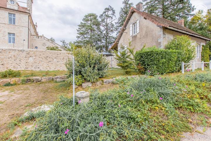 Gîte pour 6 personnes, avec jardin et piscine, animaux acceptés