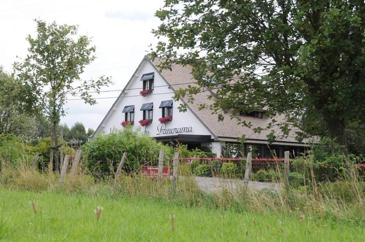 Gîte pour 2 personnes, avec terrasse ainsi que jardin et vue dans Nadrin - 2