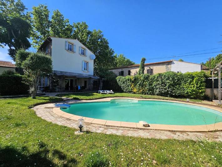 Maison de vacances pour 10 personnes, avec terrasse ainsi que jardin et piscine à Canet