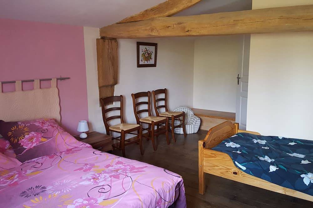 Maison de campagne au calme in Montalembert, Région de Niort