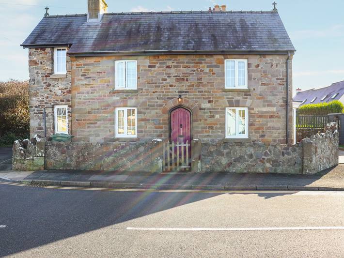 Cottage for 8 people, with garden, with pets in Broad Haven