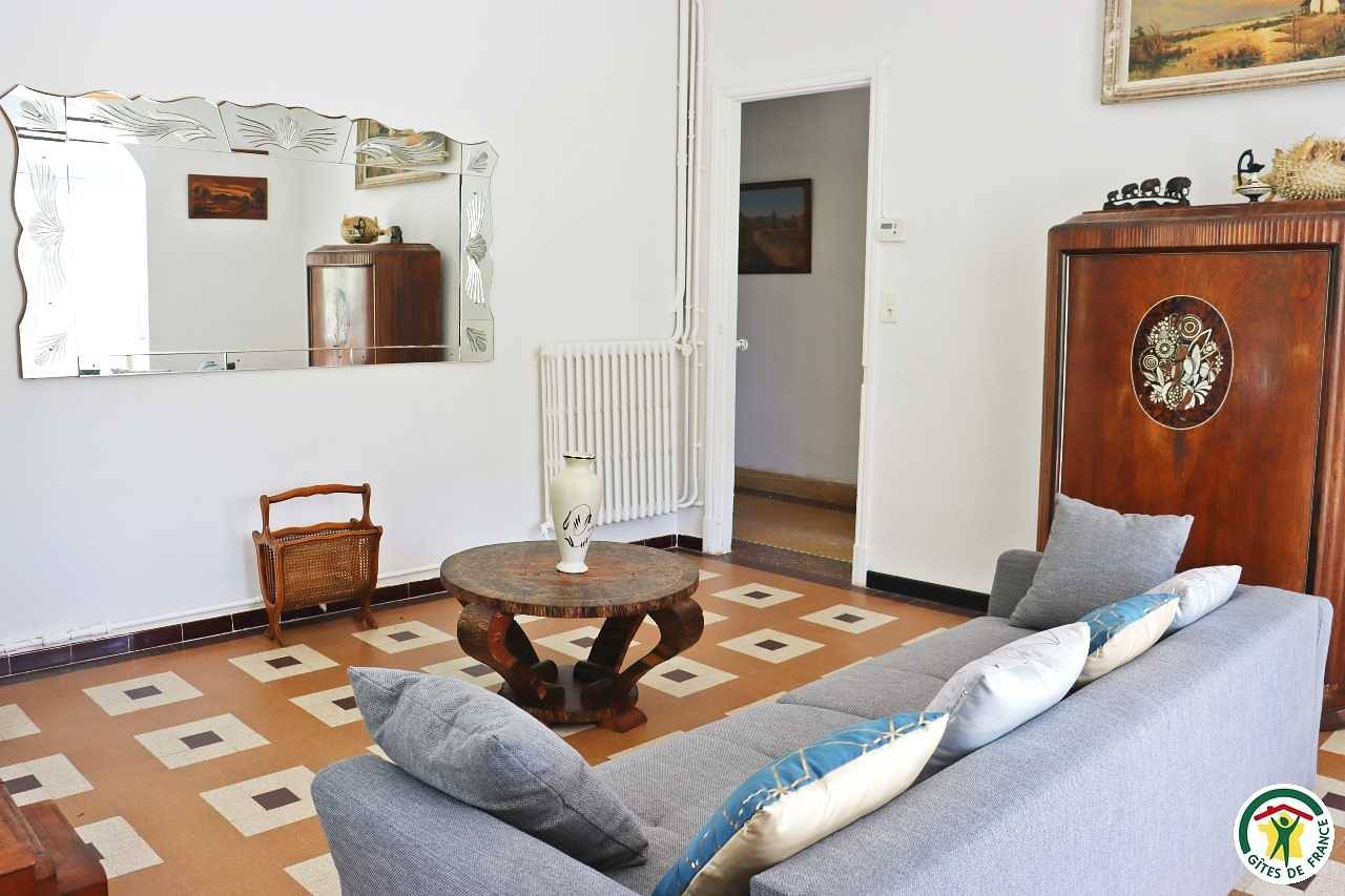 Magnolia in Buis-les-Baronnies, Nyons region