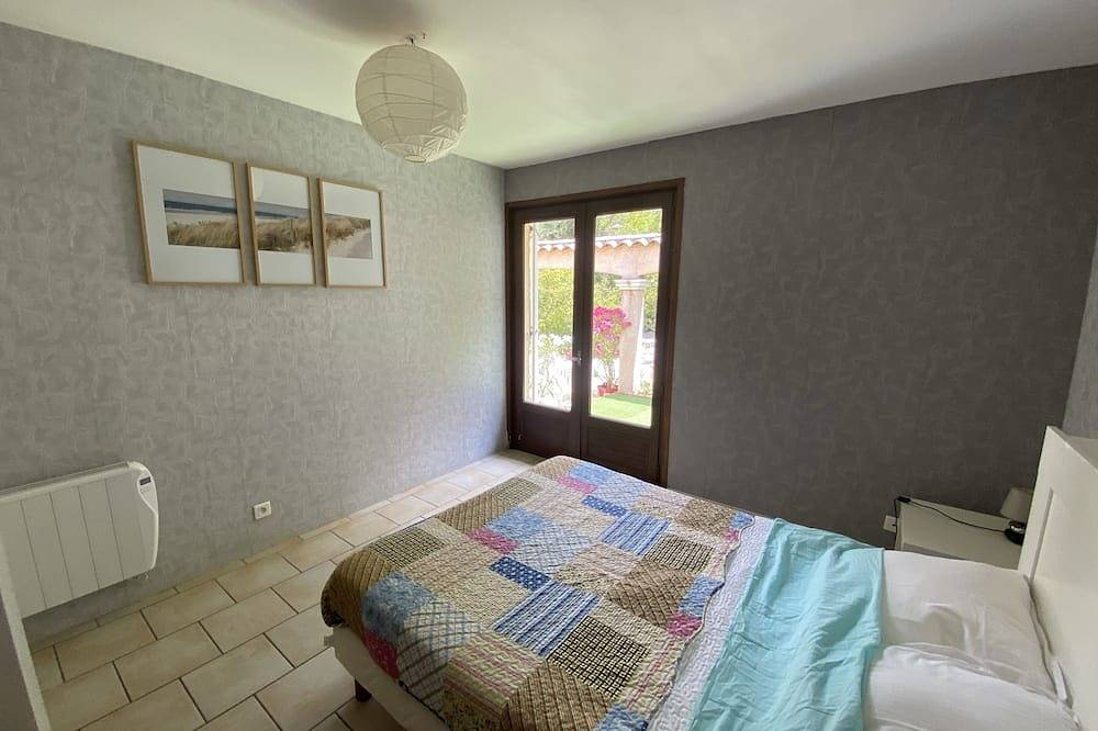 Villa con piscina cerca del mar y río in Montarnaud, Región de Lodève