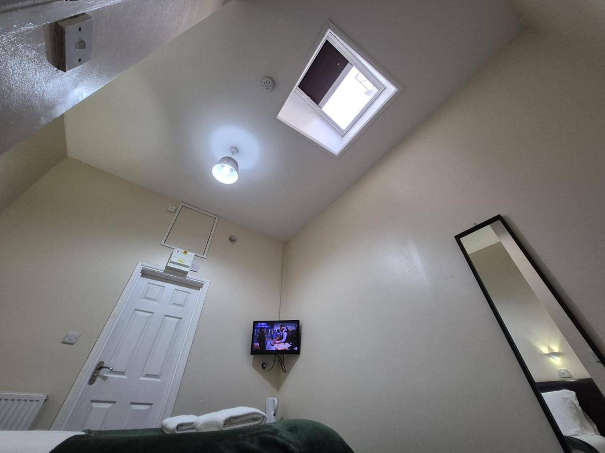 Victorin House - All rooms are En-Suite in Portsmouth, South East England
