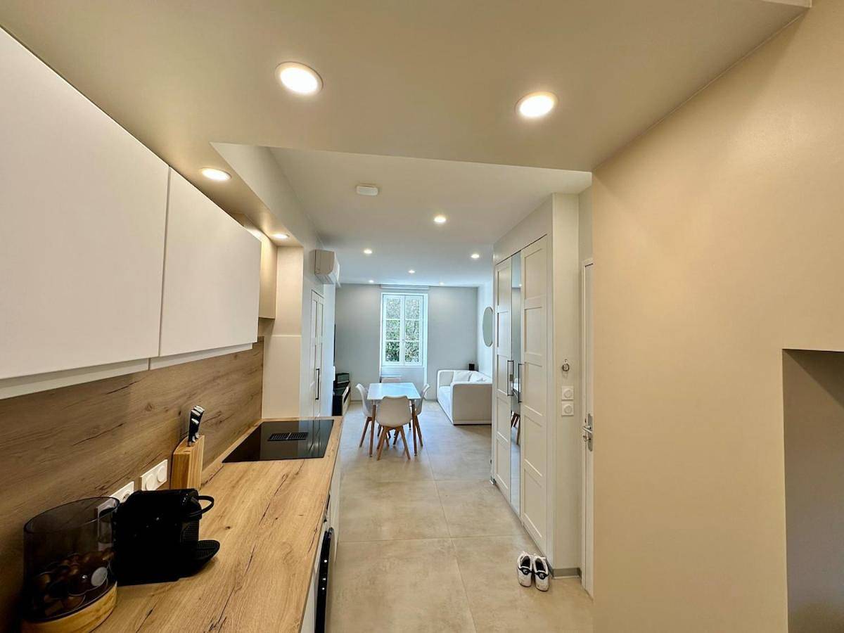 Appartement entier, Quiet & air-conditioned apartment 5 minutes from Dijon in Chenôve, Région de Dijon