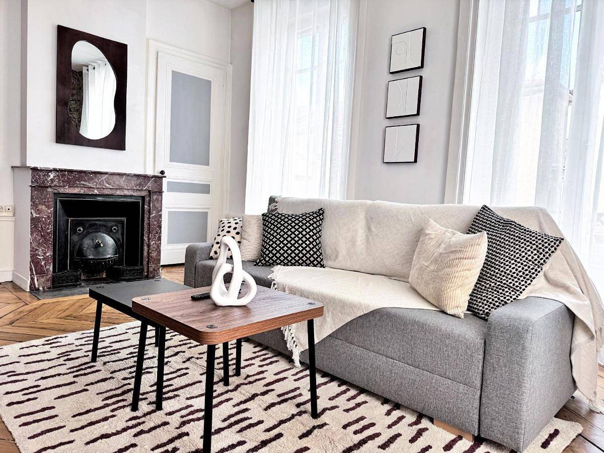 Appartement entier, Merengue - Appartement 10 personnes - Check in h24 & Wifi in Oullins, Lyon et ses environs