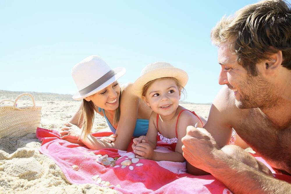 8 berth chalet to hire at Bermuda Holiday Park nearby Hemsby beach ref 18192B in Hemsby, Great Yarmouth