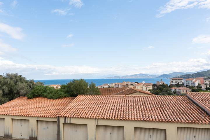 Gîte pour 5 personnes, avec balcon à L'Île-Rousse - 3