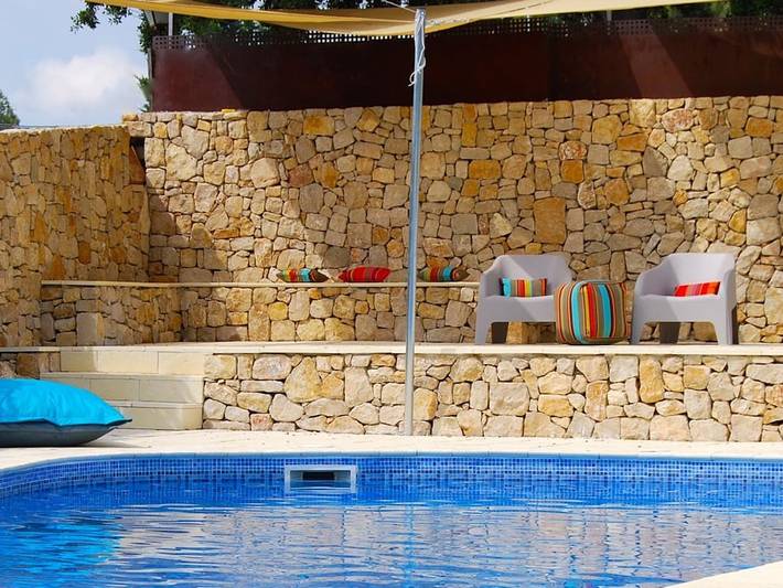 Apartamento vacacional con 2 dormitorios. in Torrellas de Foix, Interior de Barcelona