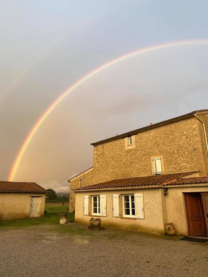 Gîte pour 2 personnes, avec jardin ainsi que terrasse et piscine à Villeneuve - 2