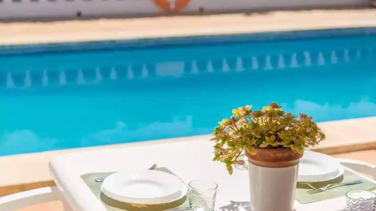 Apartamento vacacional entero, Apartamento de vacaciones para 4 personas con piscina in Cala en Porter, Municipio de Alaior