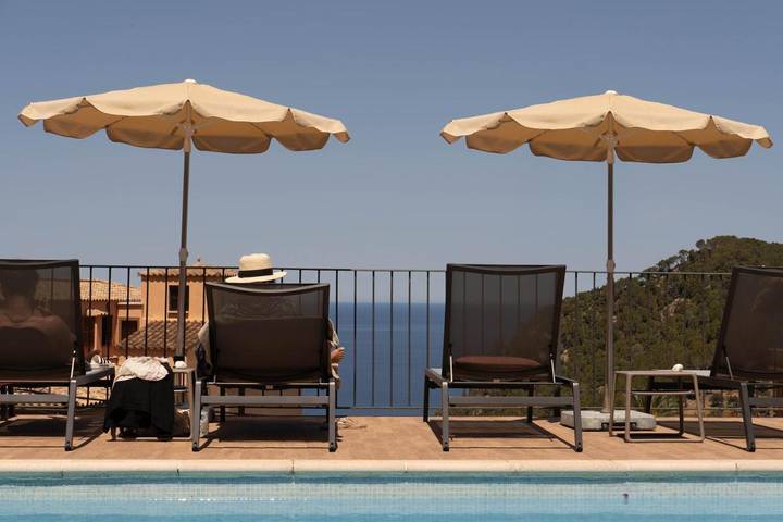 Hôtel pour 2 personnes, avec sauna et vue ainsi que jardin et piscine à Estellencs