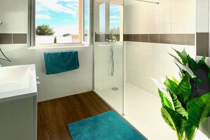 Gîte pour 5 personnes, avec balcon, animaux acceptés dans Plage Du Capelan Bandol - 4