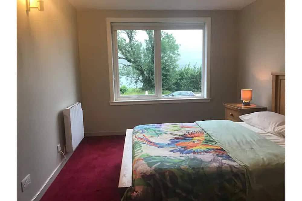 Entire apartment, Appin, Beautiful Lochside Apartment with Balcony in Fort William, Highlands