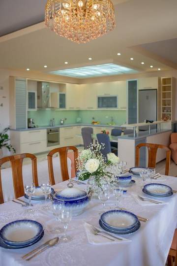 Gîte pour 6 personnes, avec vue ainsi que sauna et jardin dans Ierápetra