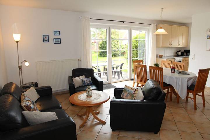 Ferienhaus für 6 Personen, mit Terrasse und Garten in Norden - 2