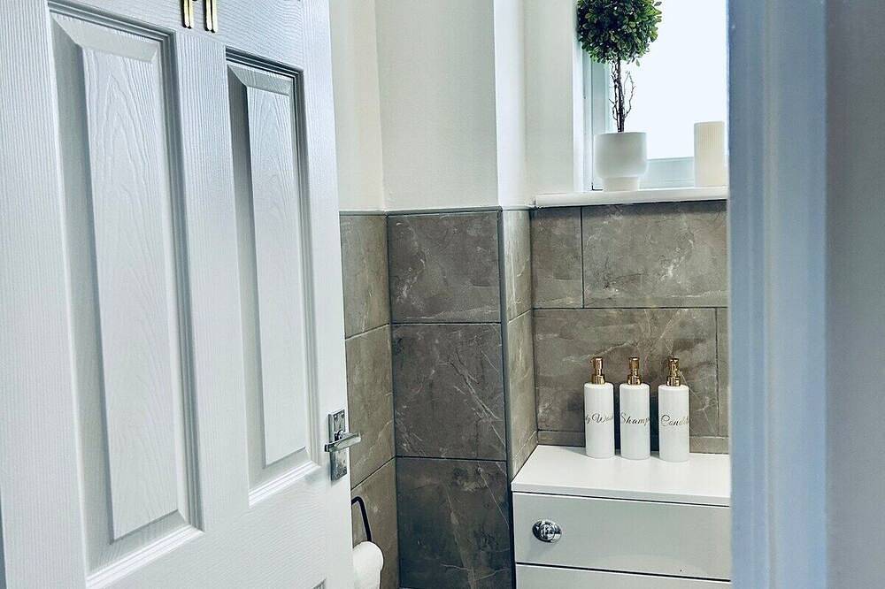 Holiday Home with Parking , Near Colchester Zoo in Colchester, Essex