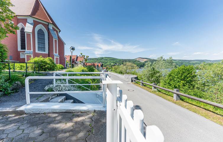 Entire holiday apartment, Cozy Apartment in Persenbeug-Gottsdorf: WiFi, Parking & Steps from City Center in Persenbeug-Gottsdorf, Donau Niederösterreich