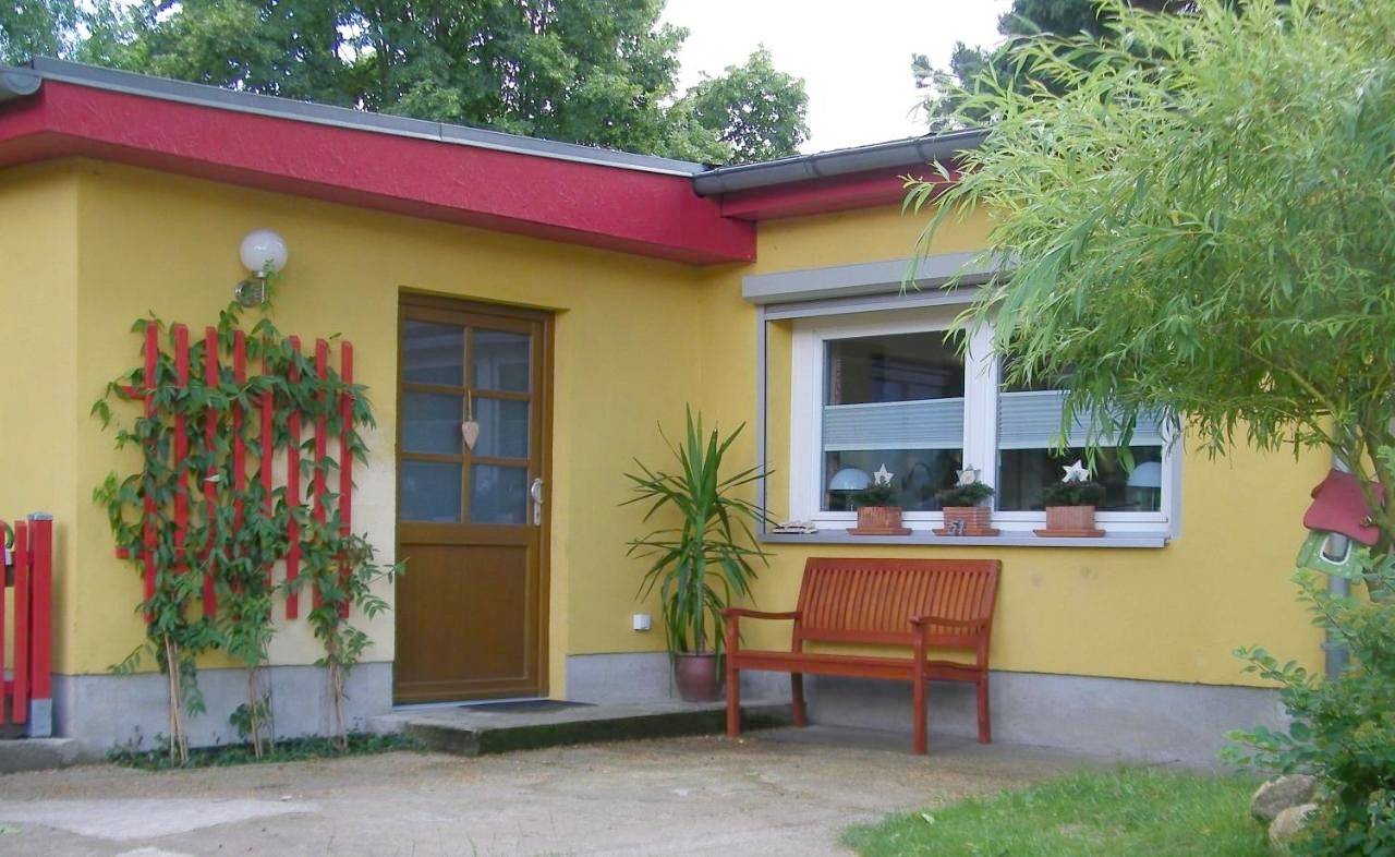 Ganze Ferienwohnung, Apartment with Garden View in Marzahn - Hellersdorf, Berlin