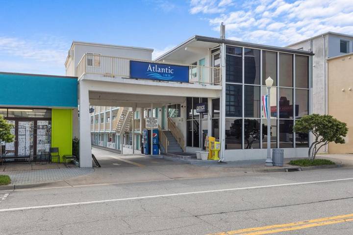 Hotel para 3 personas, con piscina - 1