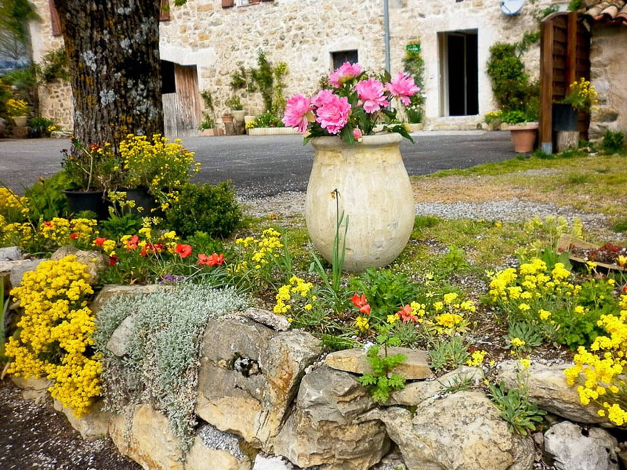 Maison de vacances « La Bastide Des Moines » avec vue montagne, jardin privé et Wi-Fi in Peyroules, Parc naturel régional du Verdon