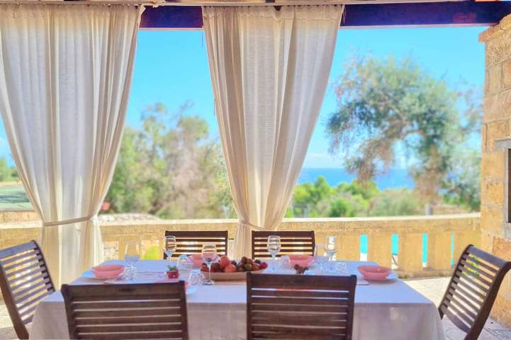 Maison de vacances pour 4 personnes, avec jardin ainsi que terrasse et piscine à Novaglie
