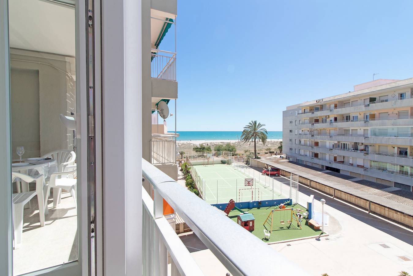 Hel lejlighed, Global Properties: Apartamento en primera línea de playa, Canet de Berenguer in Canet d'En Berenguer, Valencia Kysten