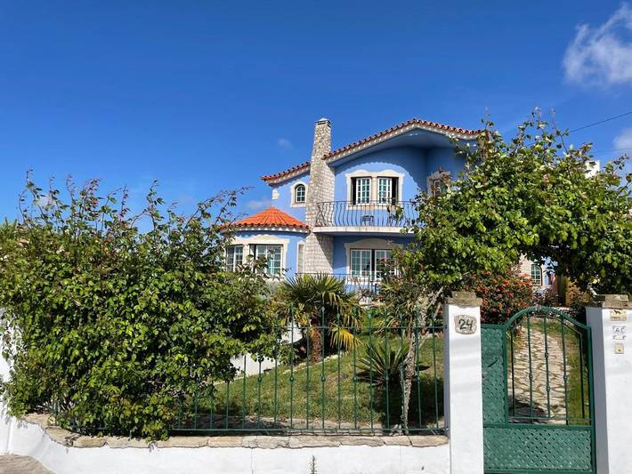 Gîte pour 4 personnes, avec Balcon et Terrasse ainsi que Jardin et Piscine dans Serra De El Rei