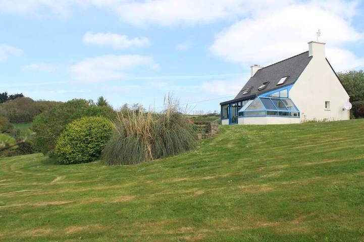 Maison de vacances pour 13 personnes, avec jardin, animaux acceptés à Lannilis