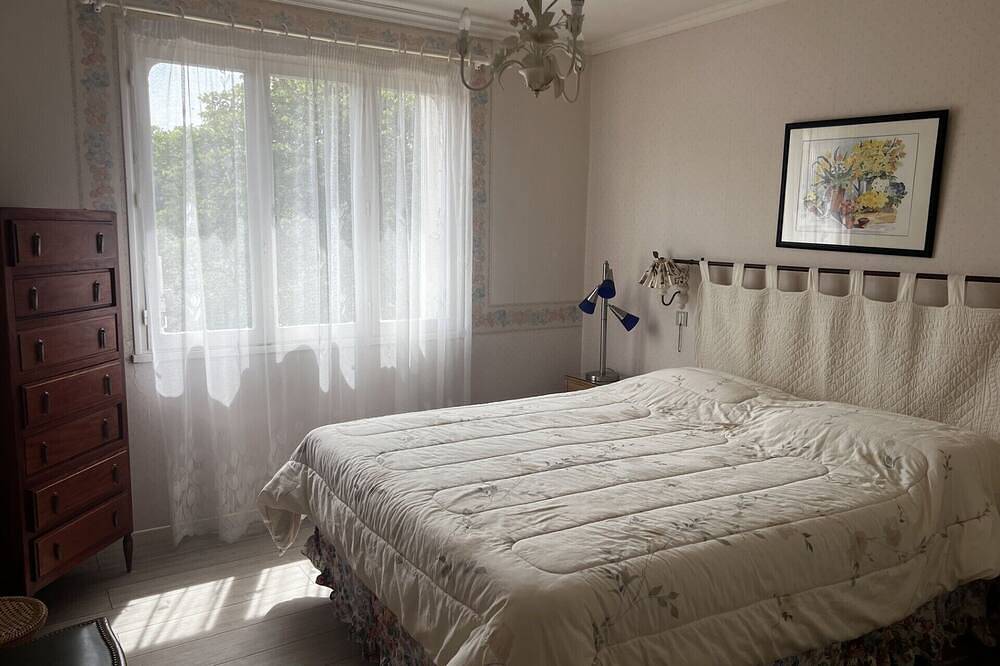 210 m² Provençal villa with a large private, fenced-in 10 m ni in Grignan, Nyons und Umgebung