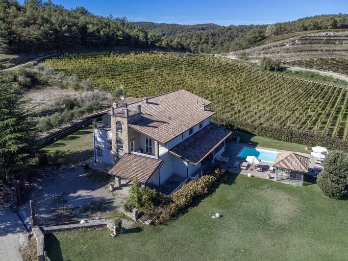 Ferienhaus für 30 Personen, mit Whirlpool und Garten, mit Haustier im Piemont